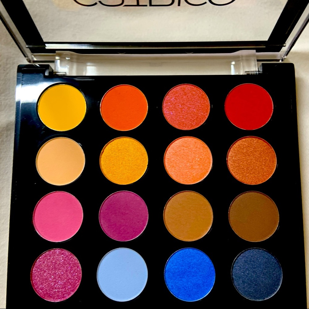 Cat rice cosmetics 18 Desert color eyeshadows